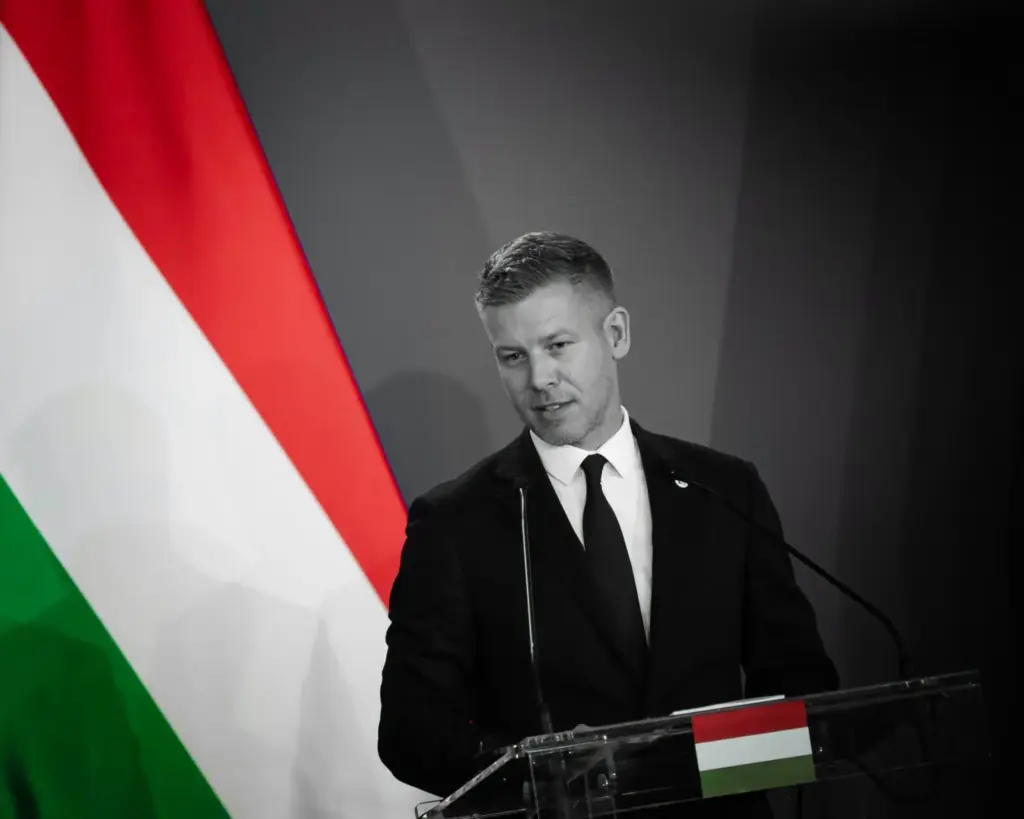 Magyar Péter: Rendkívüli bejelentés és kérés minden magyar emberhez. - videó