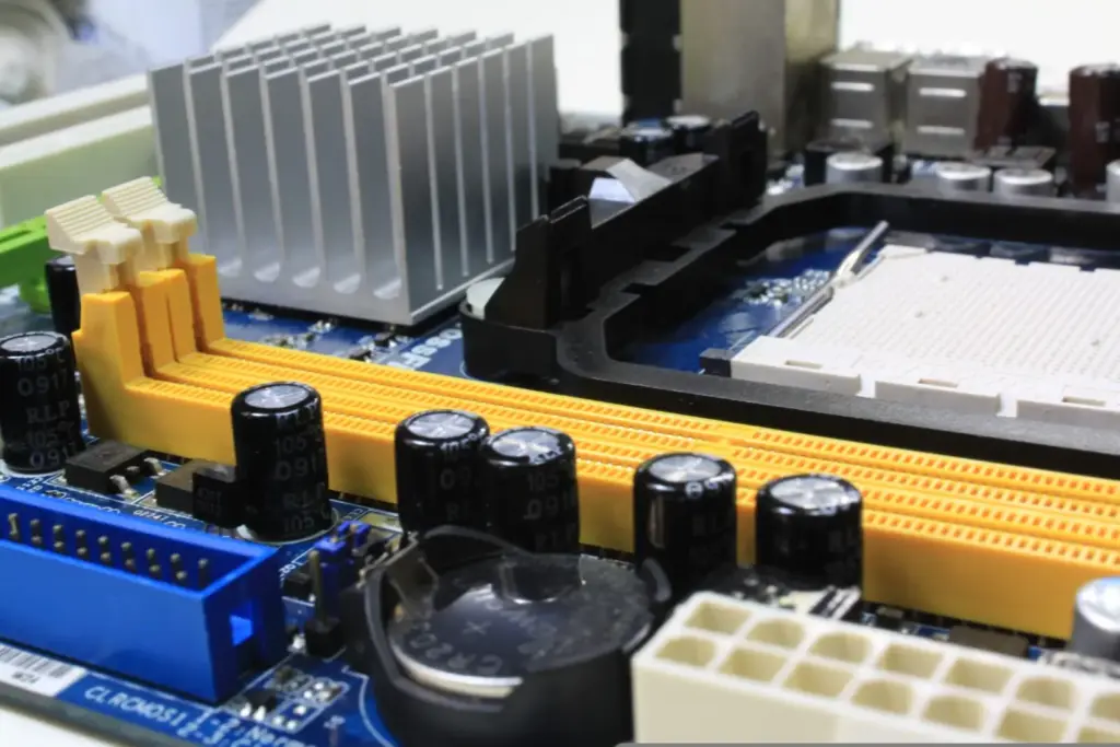 A Micron amerikai chipgyártó növelte negyedéves bevételét és nyereségét