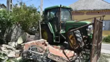 Kerítést döntött ki az ittas traktoros
