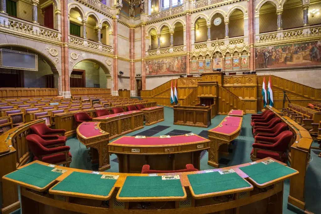Rendkívüli parlamenti ülést hív össze a kormány jövő hétre