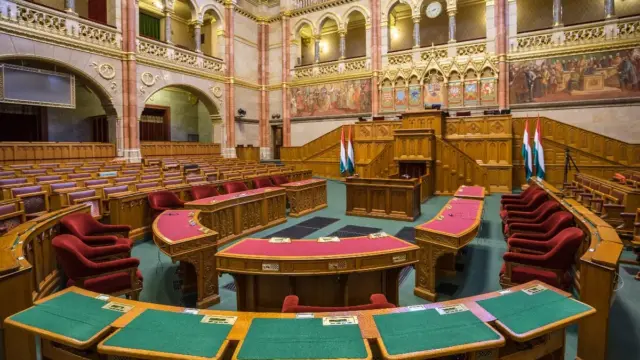 Rendkívüli parlamenti ülést hív össze a kormány jövő hétre