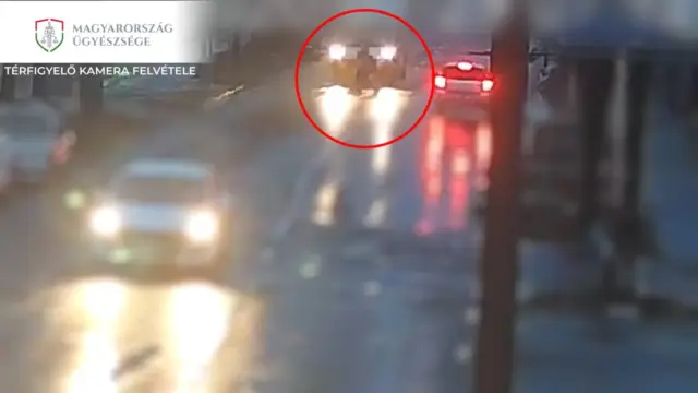 Zebrán ütött el két fiatalt a férfi
