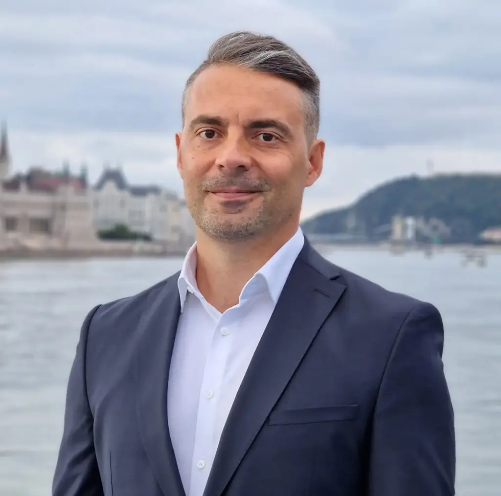 Közvetlen elnökválasztást sürget Vóna Gábor és a 2RK