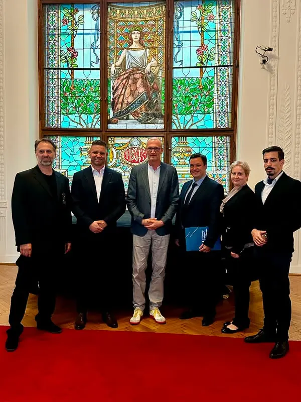 A határon túli magyar közösségek jövőjéről és a közéleti részvételről