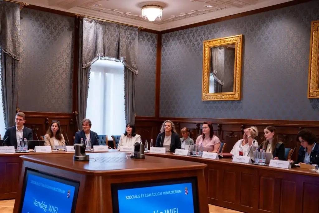 Stratégiai partnerséget épít az egyetemekkel a Szociális és Családügyi Minisztérium