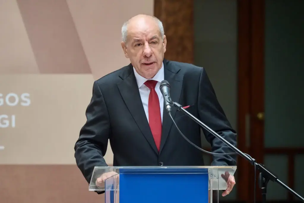 Sulyok Tamás: Az Alaptörvény módosítása súlyos csapás a jogállamiságra