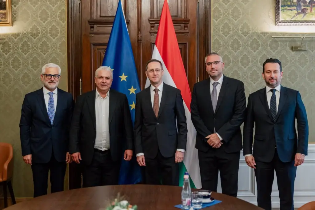 Az Erste Bank vezetőivel egyeztetett Varga Mihály