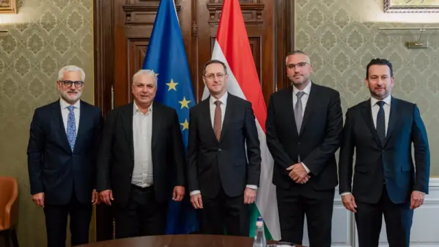 Az Erste Bank vezetőivel egyeztetett Varga Mihály
