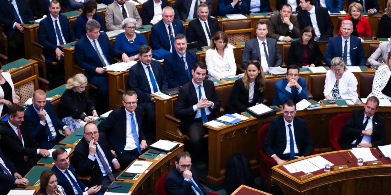 Rendkívüli parlamenti ülést hívott össze a kormány július közepére
