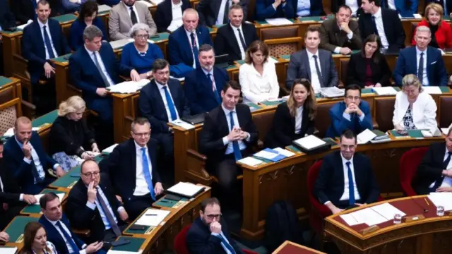Rendkívüli parlamenti ülést hívott össze a kormány július közepére