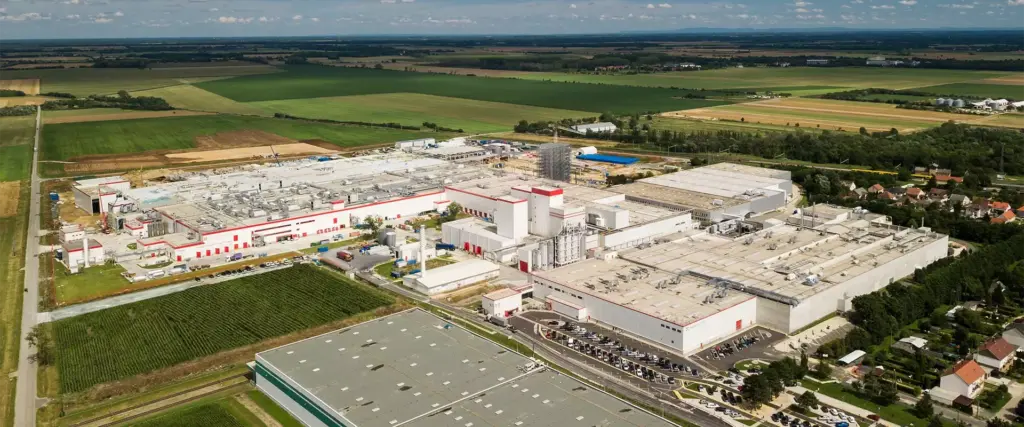 Kilencszázmillió forintból újult meg a Nestlé büki gyárának ipari útja