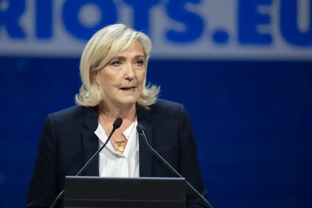 Marine Le Pen elindul a francia elnökválasztáson az ítélet ellenére is