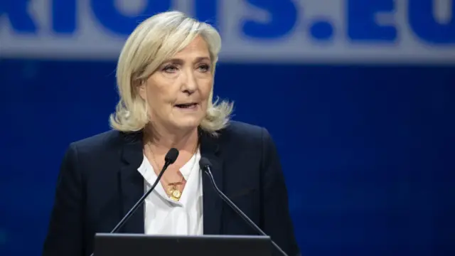Marine Le Pen elindul a francia elnökválasztáson az ítélet ellenére is