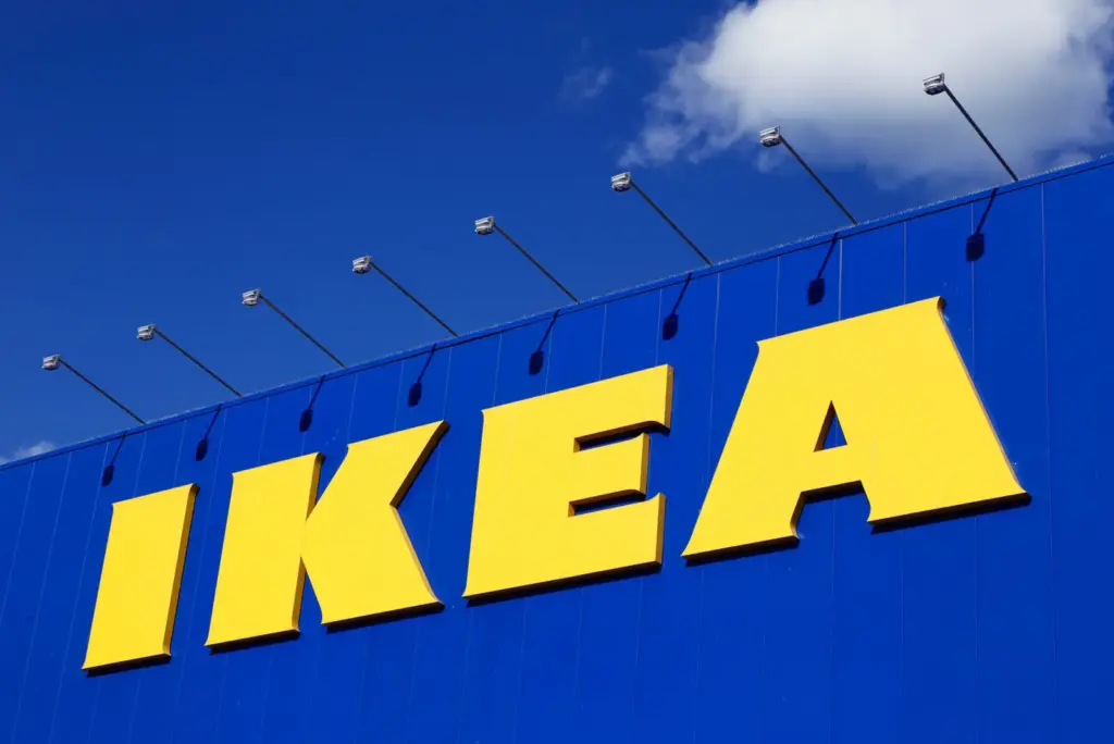 Egyhetes türelmi időt adott az IKEA-nak a szakszervezet a béremelési vita közepette