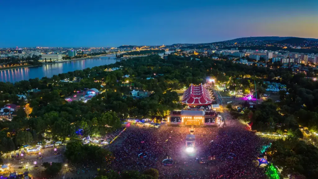 A Recirquel Társulat a Liberty Love Rave című produkcióval tér vissza a Szigetre