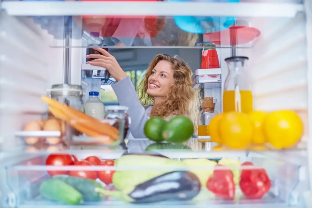 Így tehetünk rendet a hűtőszekrényben: szakértői tippek a hatékony tároláshoz