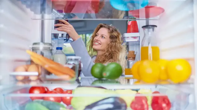 Így tehetünk rendet a hűtőszekrényben: szakértői tippek a hatékony tároláshoz