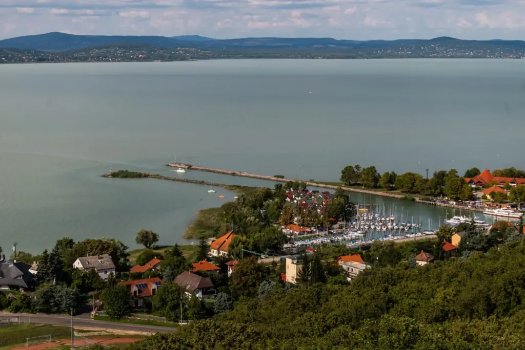 Több ezer diák nyaralhat idén nyáron a fonyódligeti Erzsébet-táborban