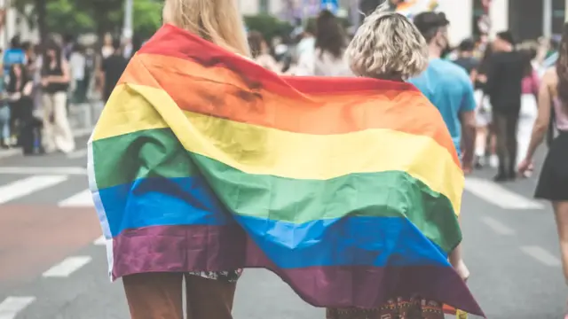Nagyváradon tartották meg az önkormányzat által nem engedélyezett Pride-felvonulást
