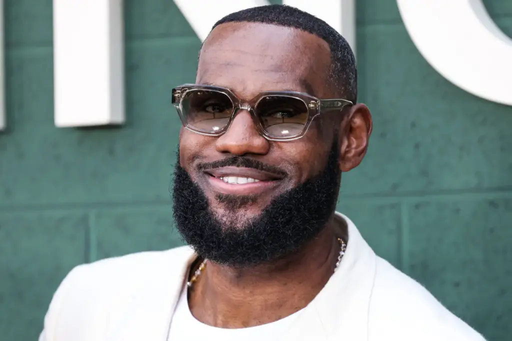 LeBron James a Philadelphia 76ers csapatához igazol