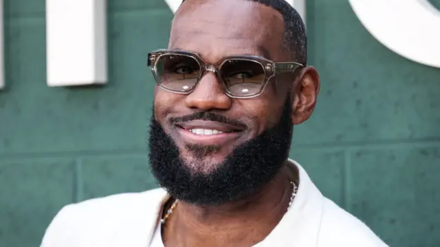 LeBron James a Philadelphia 76ers csapatához igazol