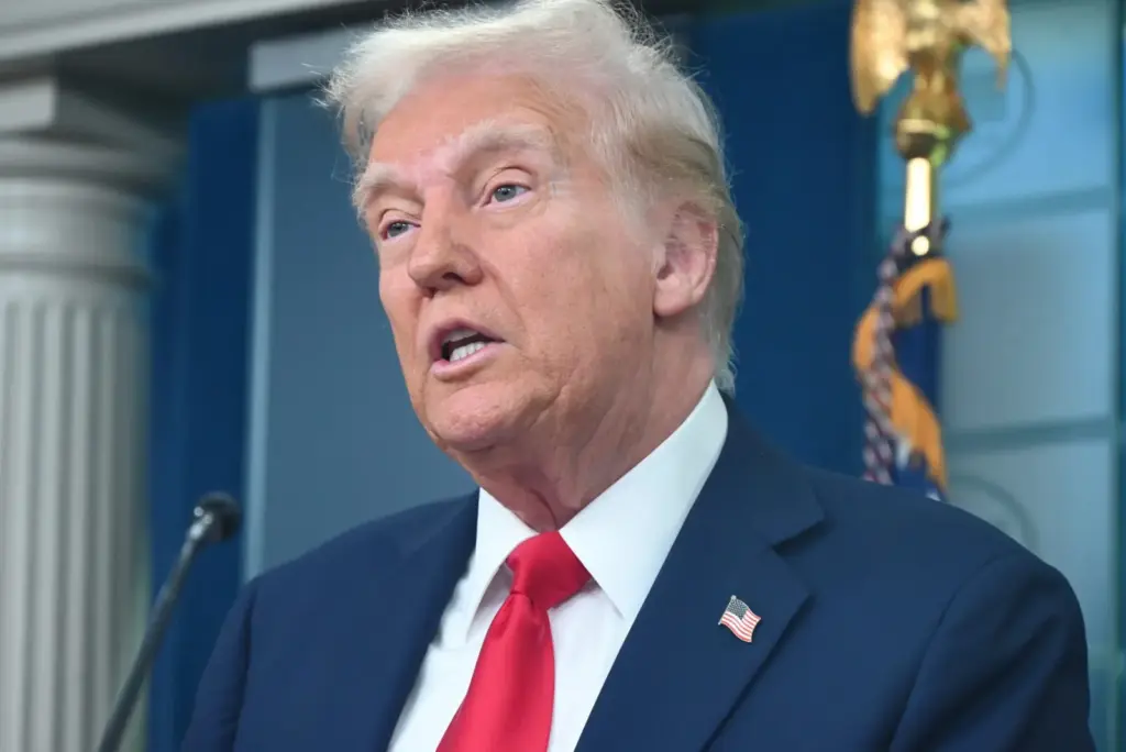 Donald Trump további katonai csapásokat helyezett kilátásba Irán ellen