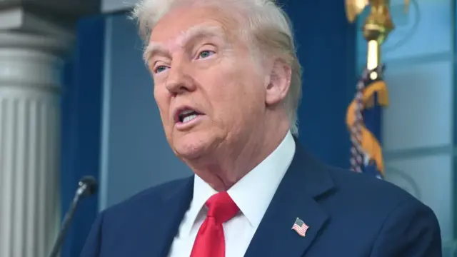 Donald Trump további katonai csapásokat helyezett kilátásba Irán ellen