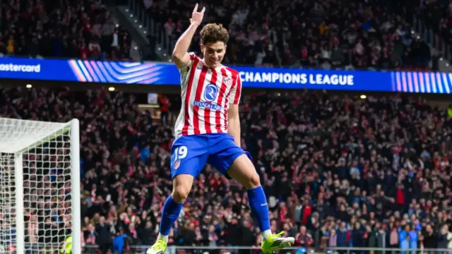 Az Atlético Madrid kijelentette: Julián Álvarez nem igazol a Barcelonához