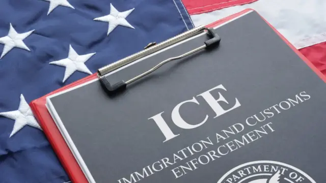 Felfüggesztette az ICE a járműellenőrzéseket két halálos lövöldözés után