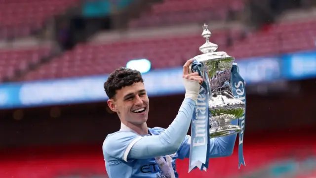 Phil Foden 2030-ig hosszabbított a Manchester Citynél