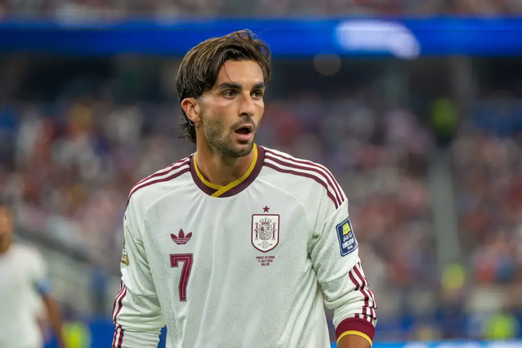Sürgeti a PSG Ferran Torrest: döntés előtt a spanyol támadó