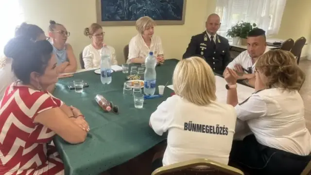 Kék sziréna: Police Café Mezőtúron