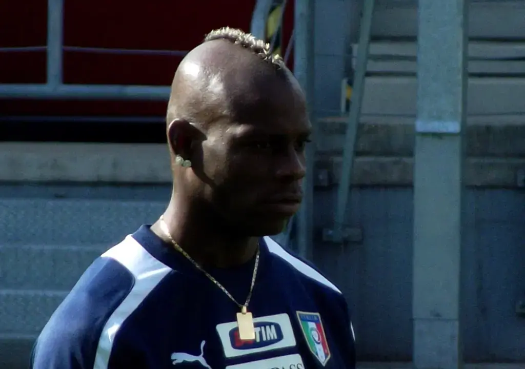 Közös csapatban a Balotelli testvérek: Mario és Enock az Al Ittifaqnál