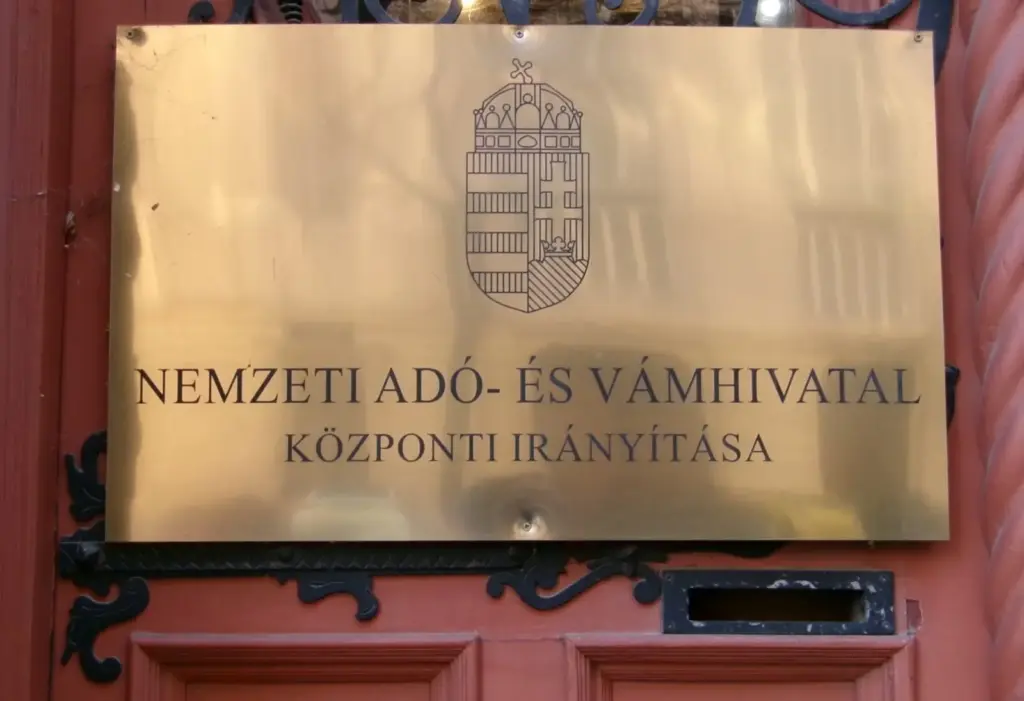 Felfüggesztette a nyomozást a NAV az ukrán pénzszállító ügyében