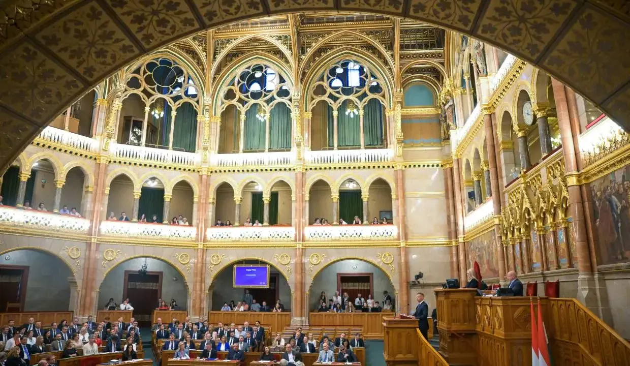 A Nemzeti Vagyonvisszaszerzési és Vagyonvédelmi Hivatalról és a titkosszolgálati múlt feltárásáról is dönt az Országgyűlés