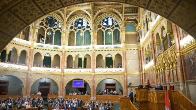 A Nemzeti Vagyonvisszaszerzési és Vagyonvédelmi Hivatalról és a titkosszolgálati múlt feltárásáról is dönt az Országgyűlés