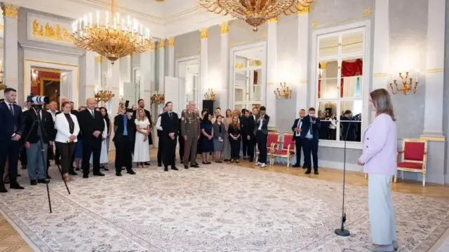A Sándor-palota munkatársaival találkozott Forsthoffer Ágnes
