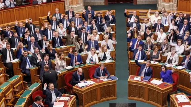 Alaptörvény-módosítás és kormányzati intézkedések a héten