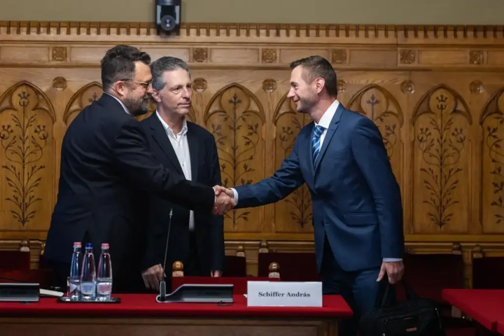 Az igazságügyi bizottság támogatja Sonnevend Pál alkotmánybíróvá választását