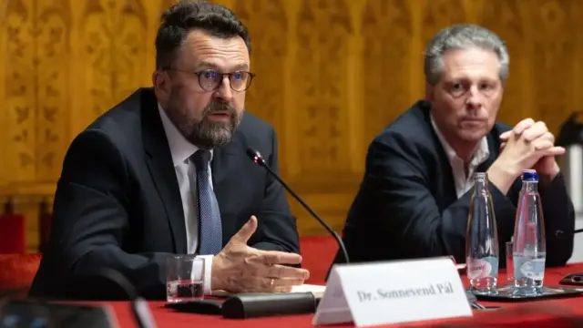 Az igazságügyi bizottság támogatja Sonnevend Pál alkotmánybíróvá választását