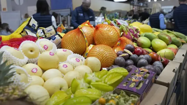 Az OKSZ szerint a kiskereskedelmi különadót ki kell vezetni