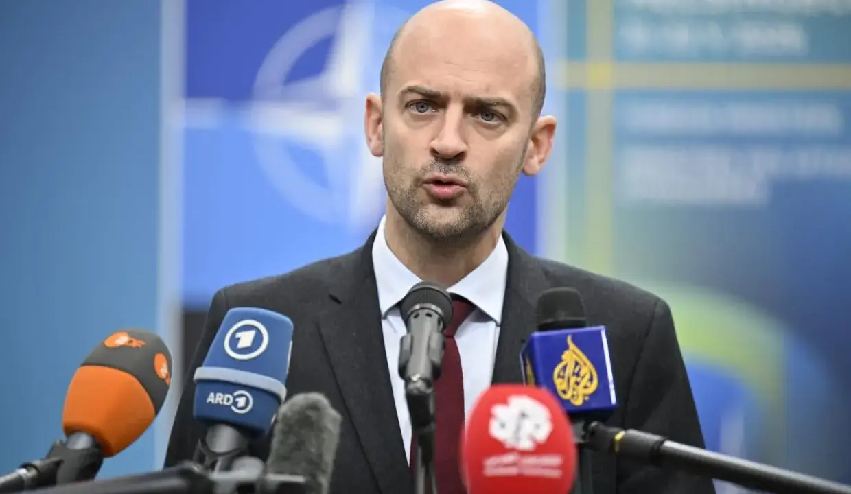Diplomáciai feszültség: Párizs magyarázatot követel Teherántól a munkatársai őrizetbe vétele miatt