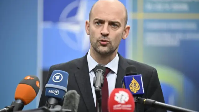 Diplomáciai feszültség: Párizs magyarázatot követel Teherántól a munkatársai őrizetbe vétele miatt