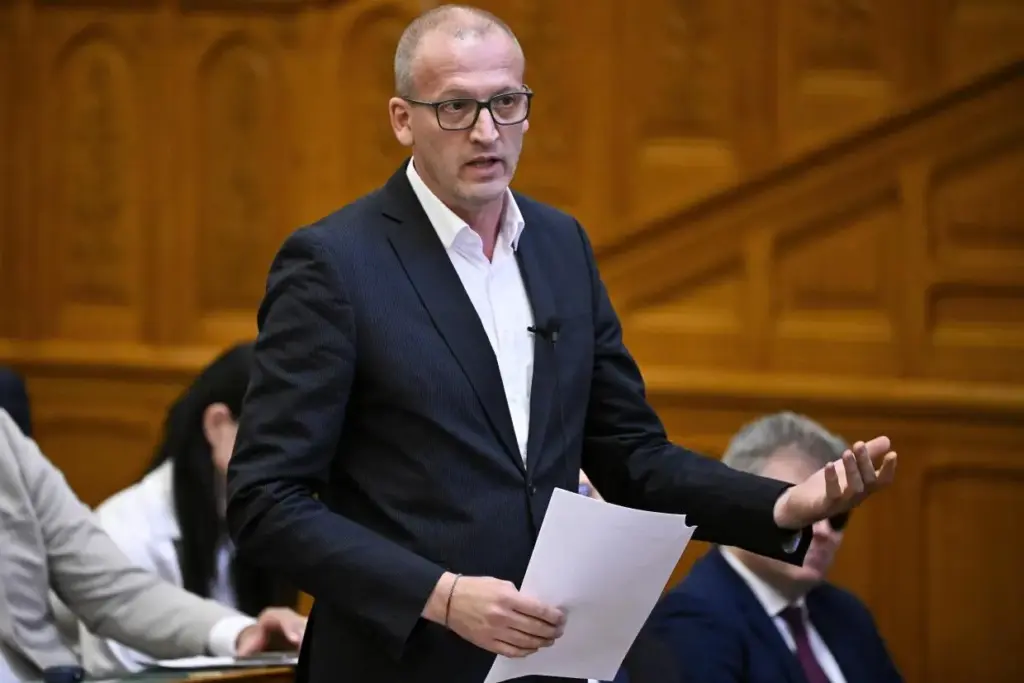 Erdélyi magyar vezetőkkel találkozik Tarr Zoltán miniszter