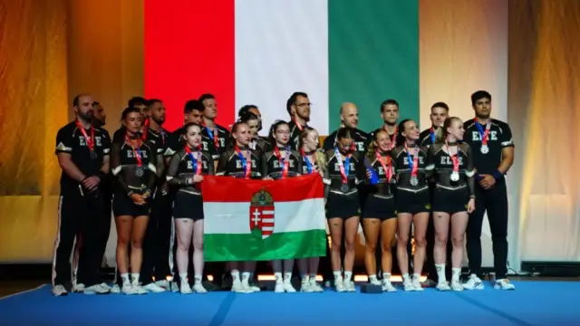 Ezüstéremmel és négy top 8-as helyezéssel zárták a cheerleading Eb-t a magyarok