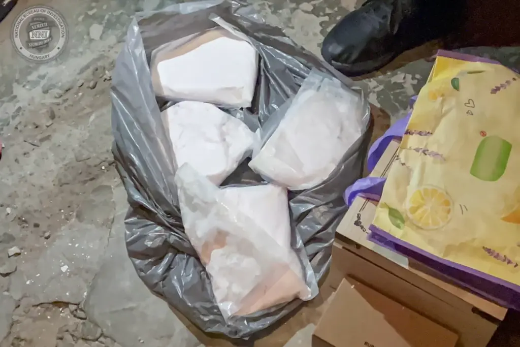 Több mint 5 kilogramm kábítószert foglaltak le a rendőrök Budapesten