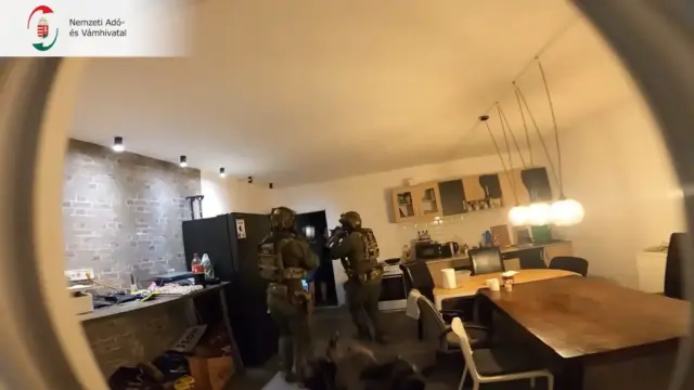 Illegális cigarettagyárat számoltak fel az Alföldön a hatóságok