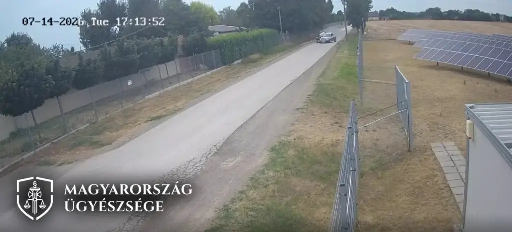 Autós üldözés után gázriasztó fegyverrel lövöldözött egy férfi Valkón