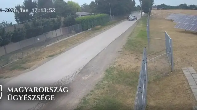 Autós üldözés után gázriasztó fegyverrel lövöldözött egy férfi Valkón