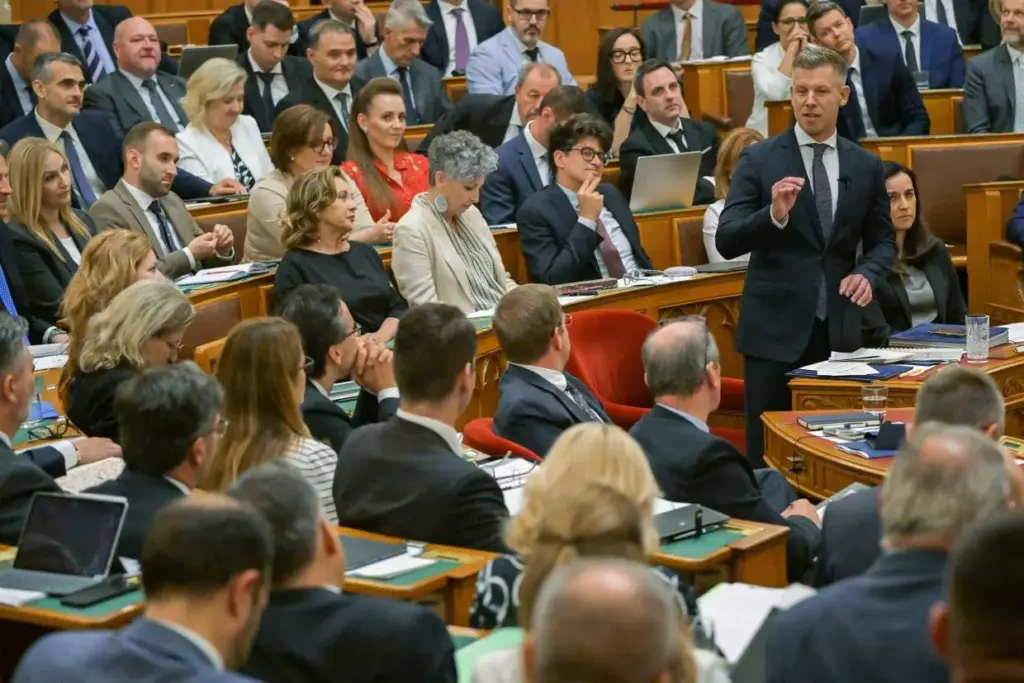 Kivonult a parlament üléséről a Fidesz és a KDNP frakciója